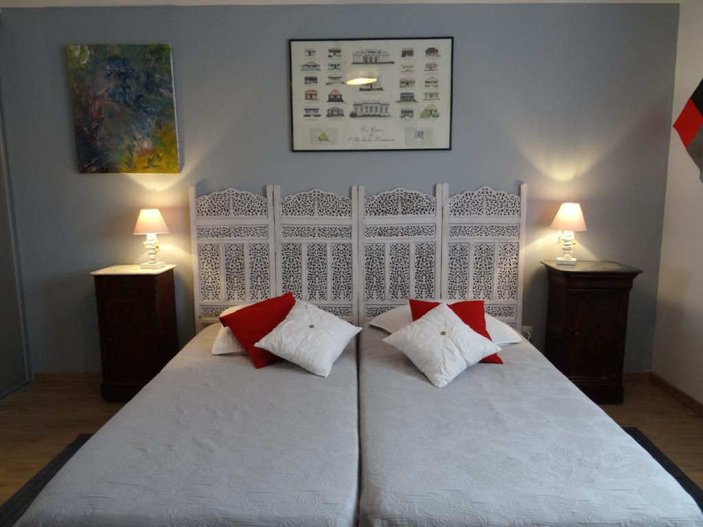 Une Chambre En Ville Савинье Номер фото